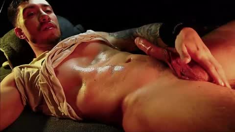 Hotlatinking online show from April 5, 12:51 am