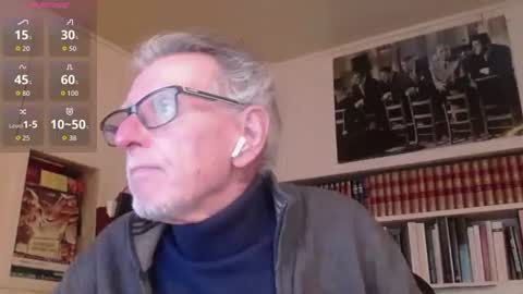 hotlux_54 online show from April 3, 7:10 pm