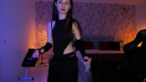 hotmolly_ online show from April 17, 7:05 pm
