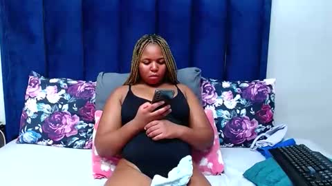 hotsmalltitsx online show from March 28, 6:42 pm