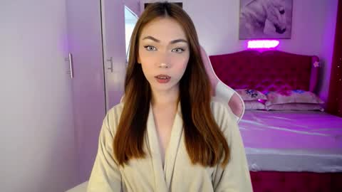 Snapshot of hottie_lexie chatting on September 10, 3:07 am LEXIE- dont forget to give me thumbs up online show from September 10, 3:07 am