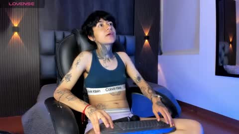 Juls online show from May 27, 6:38 pm