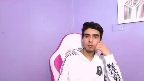 hottiie_guy online show from December 3, 7:03 pm