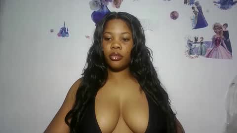 hotty_lora889 online show from November 3, 8:21 pm