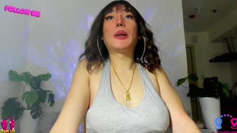 crishinahotty online show from February 1, 3:08 am