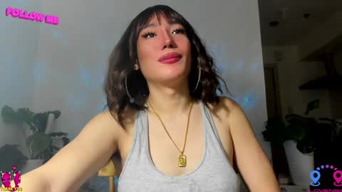 crishinahotty online show from February 8, 3:41 am