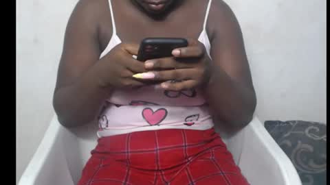 Snapshot of hottylissa1 chatting on October 12, 7:05 pm hottylissa1 online show from October 12, 7:05 pm