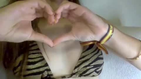 Snapshot of hotwinterxx chatting on October 6, 9:43 pm Hotwixx online show from October 6, 9:43 pm