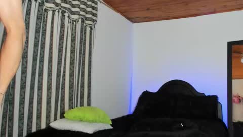 Snapshot of hugo_cooper chatting on October 19, 7:35 am HUGO online show from October 19, 7:35 am