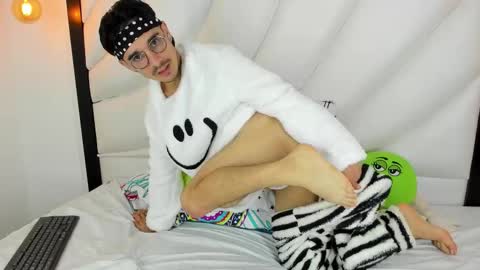 Snapshot of hugo_cooper chatting on March 5, 3:51 am HUGO online show from March 5, 3:51 am