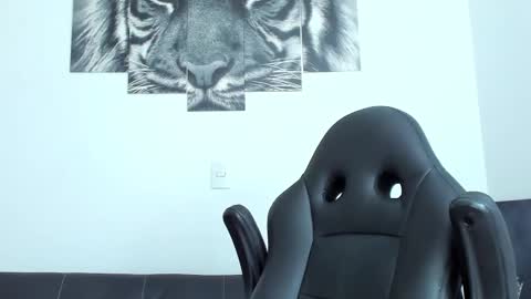 Snapshot of humber_eli chatting on September 8, 11:26 pm Eli online show from September 8, 11:26 pm