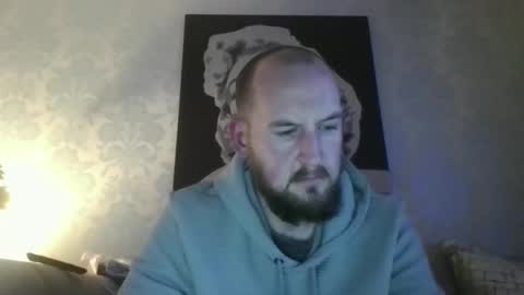 Hunghorny2630 online show from October 25, 8:31 pm