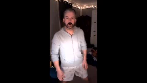 hungitalian40 online show from February 22, 5:33 am