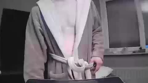 hungtwinkfrench online show from January 4, 6:19 pm