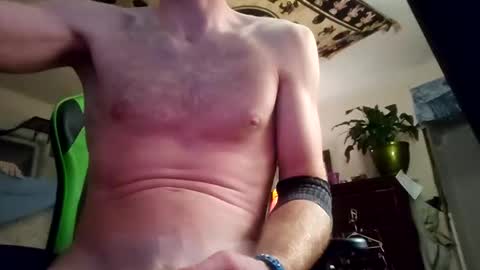 Snapshot of hungwell2111 chatting on September 26, 4:31 am hungwell2111 online show from September 26, 4:31 am