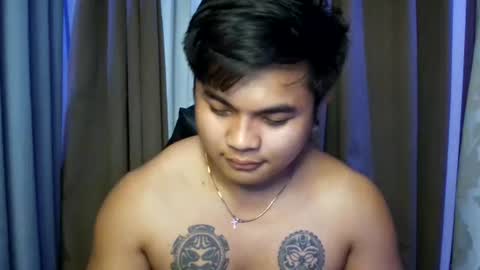 hunkyzeus online show from June 28, 4:19 am