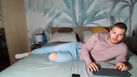 Hunter Bridges online show from November 22, 5:39 am