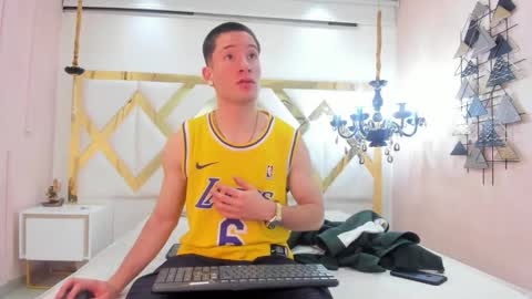 hunterheat_ online show from November 3, 12:28 pm