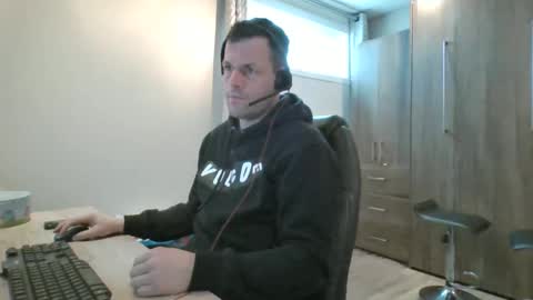 hurley7890 online show from April 1, 2:47 pm