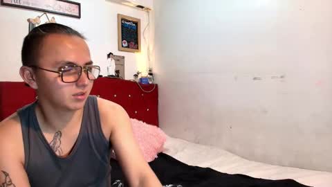 Snapshot of husbands_horny chatting on October 15, 1:45 pm husbands_horny online show from October 15, 1:45 pm