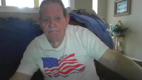 Snapshot of hvl13 chatting on January 7, 10:08 pm hvl13 online show from January 7, 10:08 pm