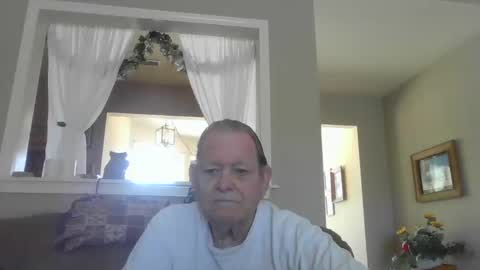 Snapshot of hvl13 chatting on October 17, 7:51 pm hvl13 online show from October 17, 7:51 pm