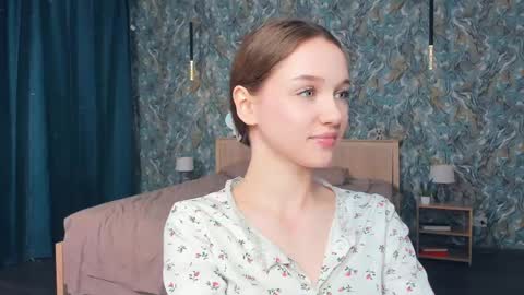 Lily online show from June 5, 7:14 am