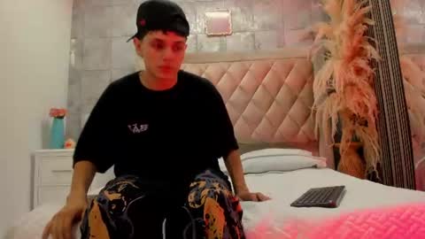hydan_ online show from July 21, 10:12 pm
