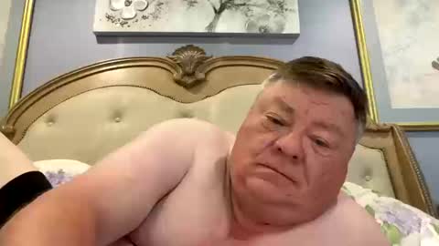 Snapshot of hypnotizing4u chatting on October 20, 1:05 pm hypnotizing4u online show from October 20, 1:05 pm