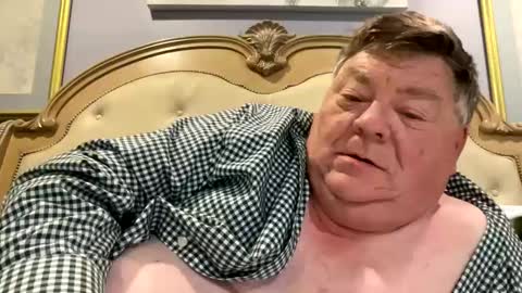 Snapshot of hypnotizing4u chatting on September 24, 12:12 pm hypnotizing4u online show from September 24, 12:12 pm