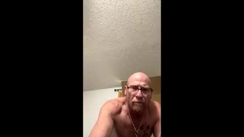 i1nt2fuk online show from November 6, 10:02 pm