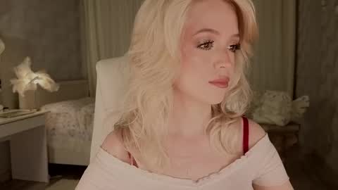 Joselle online show from May 6, 10:49 pm