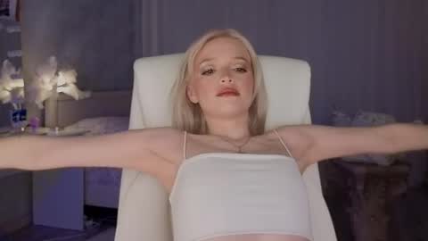 Joselle online show from March 21, 8:13 pm