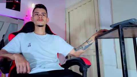 kelvis online show from February 11, 7:34 am