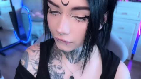 Snapshot of i_died_again chatting on September 28, 9:40 am Asya online show from September 28, 9:40 am