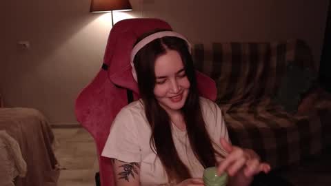 Snapshot of i_love_icecream chatting on February 20, 6:13 pm elisabeth online show from February 20, 6:13 pm