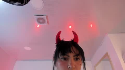 Maleja online show from April 4, 8:05 pm