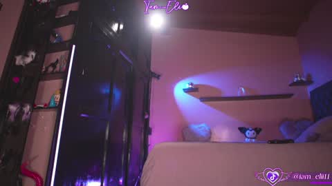 Snapshot of iam_eli chatting on September 10, 9:05 pm online show from September 10, 9:05 pm