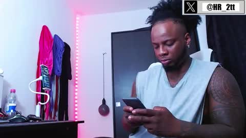 Mr H Independent model online show from December 5, 5:21 am