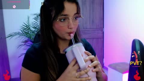 iam_lina online show from March 7, 3:12 pm