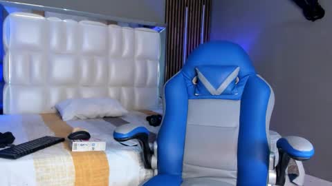 iam_mathias online show from October 18, 8:24 pm