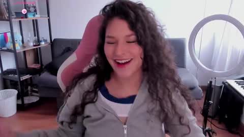 On instagram Imm  NikkiHelp me reach 100 likes online show from December 5, 6:49 pm