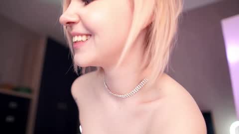 Snapshot of iamninamint chatting on February 15, 10:10 pm Nina  online show from February 15, 10:10 pm
