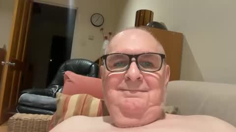 Snapshot of ian53a chatting on January 27, 7:03 pm ian53a - mature UK man for same online show from January 27, 7:03 pm