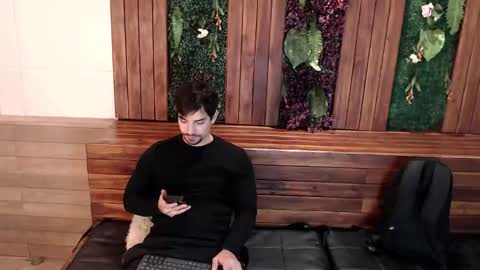 Snapshot of ian_davis chatting on October 4, 11:52 am Ian Davis online show from October 4, 11:52 am