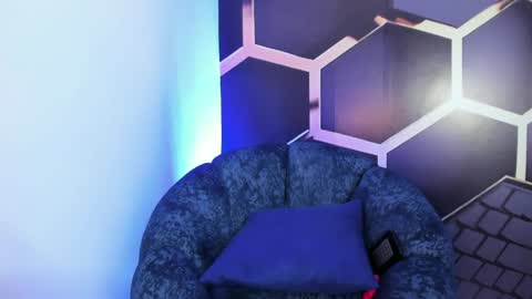 Ian  online show from May 29, 3:59 am
