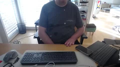 iandy12 online show from April 8, 6:27 am