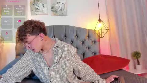 ian  online show from October 22, 3:21 am