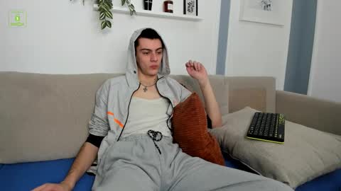 Ian Martinez online show from January 14, 6:32 am