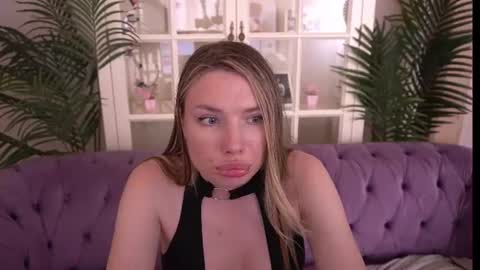 Danielle online show from June 29, 10:15 am